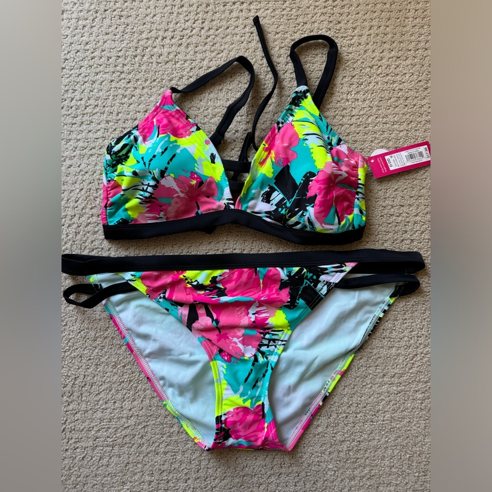 Xhilaration bikini top size D/DD and bottoms size XL